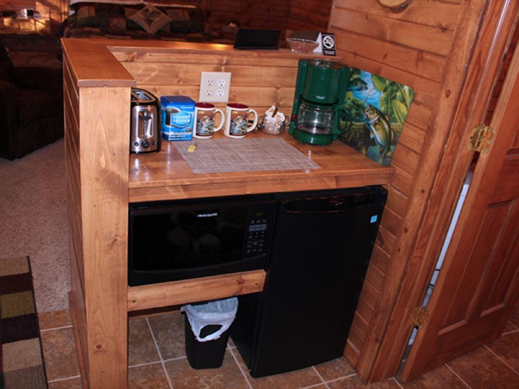 Вилла Trickling Waters Retreat Marquette Номер фото